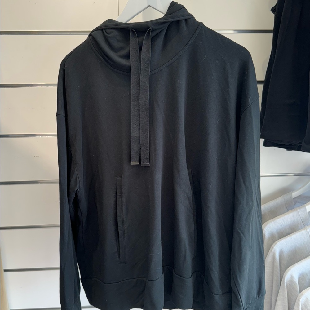 Banana Republic Hoodie with front pocket. Draw string hoodie pullover. Black